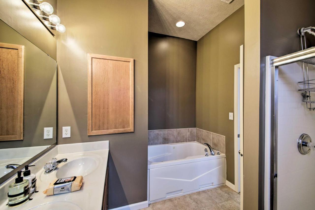 Arts And Design District Condo Steps To Monon Trail 카멜 외부 사진